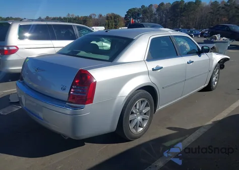 2007 Chrysler 300C из США, поврежденный, VIN 2C3KA63H07H808269